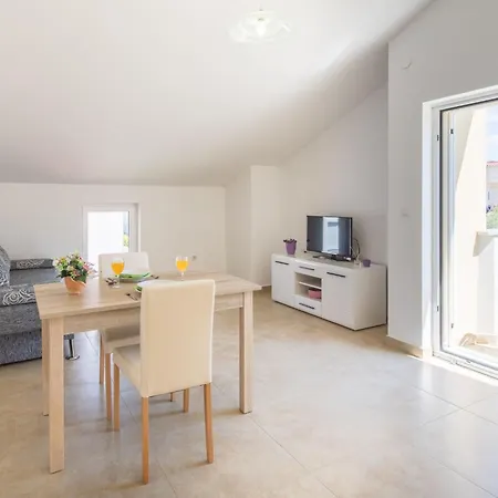 Nino 4 By Interhome * Malinska