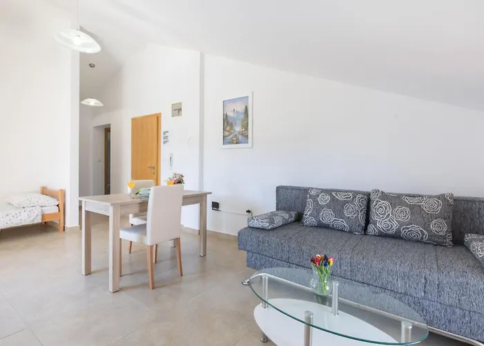 Nino 4 By Interhome * Malinska