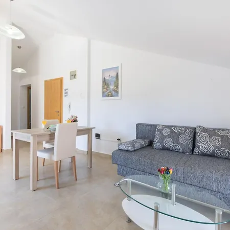 Nino 4 By Interhome * Malinska