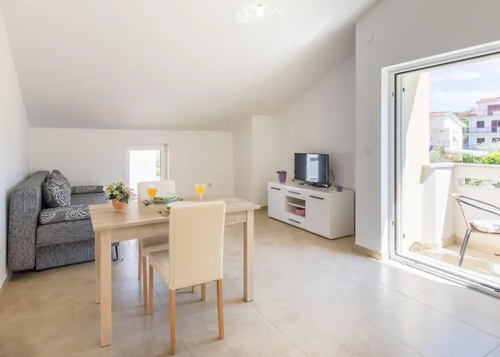 Nino 4 By Interhome * Malinska